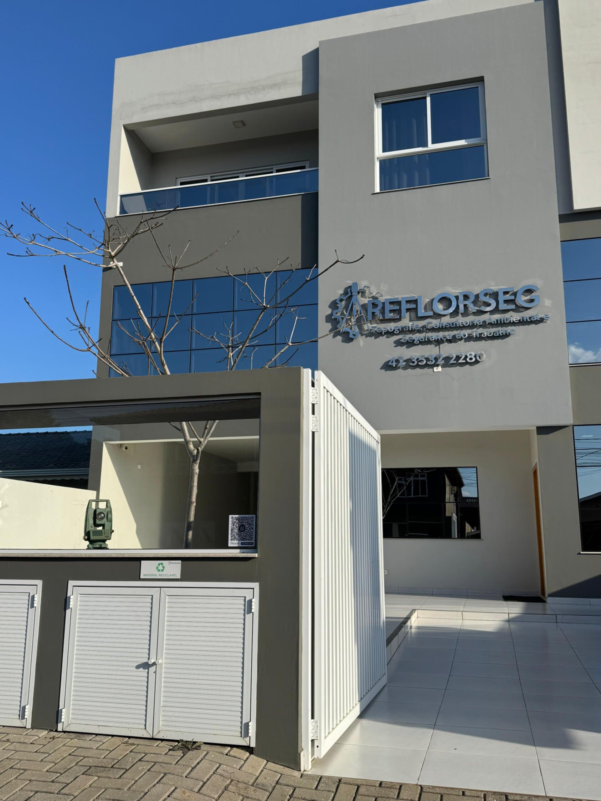 Fachada e instalações da Reflorseg